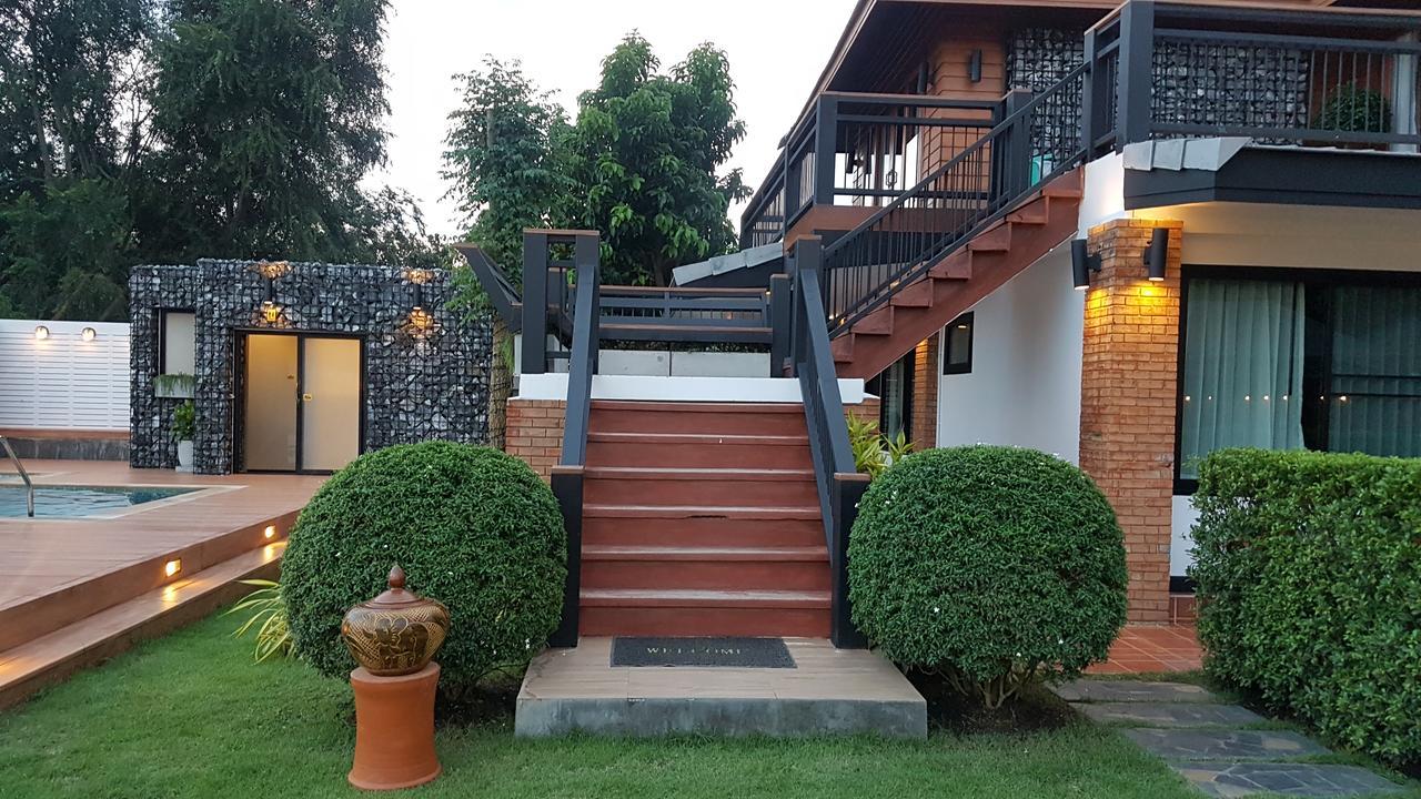 The Loft Riverside Chiangmai Hotel Чиангмай Екстериор снимка